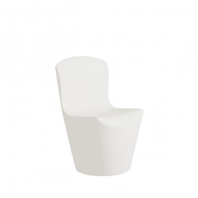 Chaise Zoe en polyéthylène par Guglielmo Berchicci x SLIDE Studio Chaise Zoe en polyéthylène par Guglielmo Berchicci x SLIDE Studio