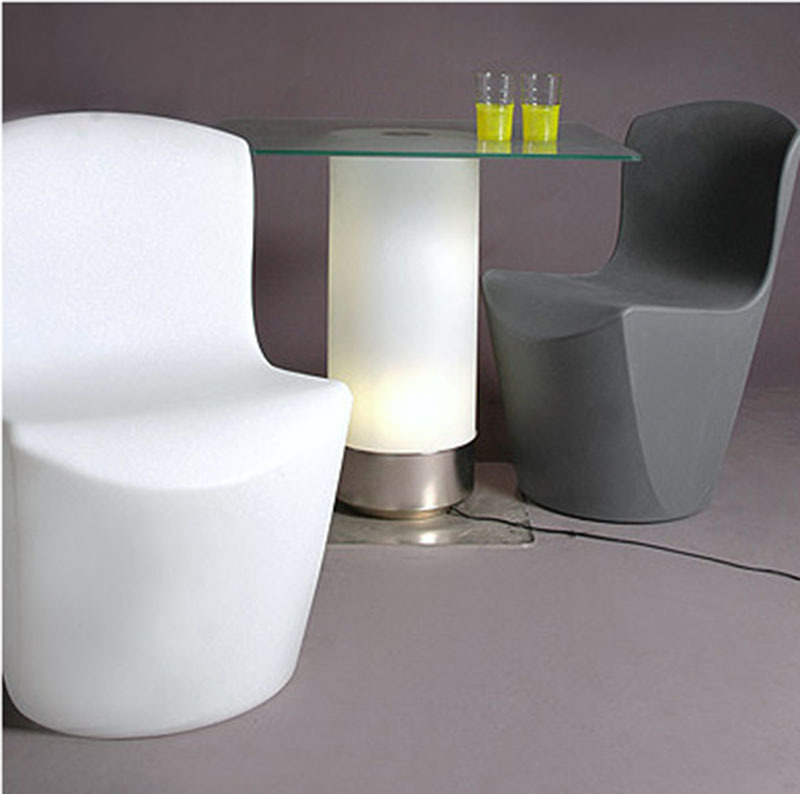 Chaise Zoe en polyéthylène par Guglielmo Berchicci x SLIDE Studio Chaise Zoe en polyéthylène par Guglielmo Berchicci x SLIDE Studio