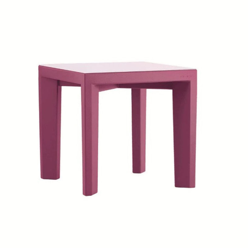 Table Gino en polyéthylène par Giò Colonna Romano x SLIDE Studio Table Gino en polyéthylène par Giò Colonna Romano x SLIDE Studio