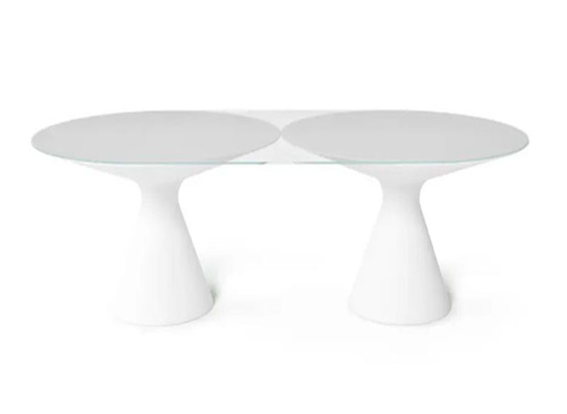 Table ED en polyéthylène par Guglielmo Berchicci x SLIDE Studio Table ED en polyéthylène par Guglielmo Berchicci x SLIDE Studio