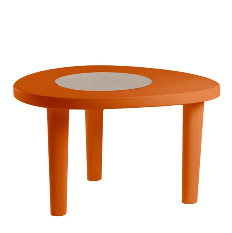 Table Coccodé en polyéthylène par Giò Colonna Romano x SLIDE Studio Table Coccodé en polyéthylène par Giò Colonna Romano x SLIDE Studio