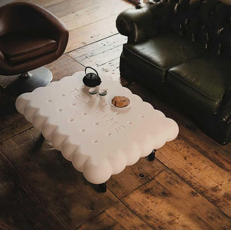 Table basse Tea Time en polyéthylène par Gianni Arnaudo x SLIDE Studio Table basse Tea Time en polyéthylène par Gianni Arnaudo x SLIDE Studio