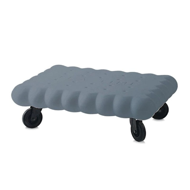 Table basse Tea Time en polyéthylène par Gianni Arnaudo x SLIDE Studio Table basse Tea Time en polyéthylène par Gianni Arnaudo x SLIDE Studio