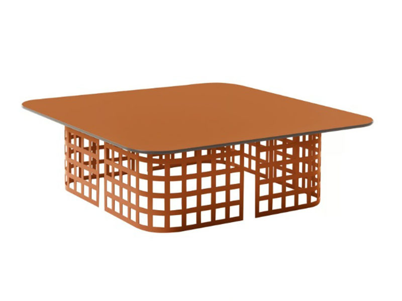 Table Mara Low base en fer par Lorenza Bozzoli x SLIDE Studio Table Mara Low base en fer par Lorenza Bozzoli