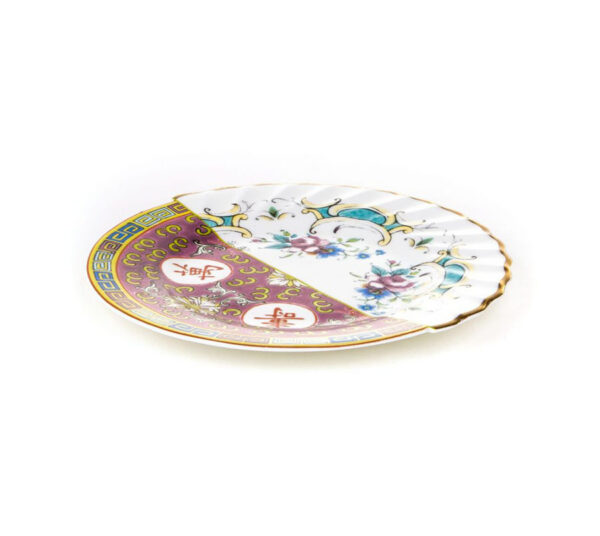 Assiette Hybride Eudossia en porcelaine par CTRLZACK x Seletti sur Otoko Design