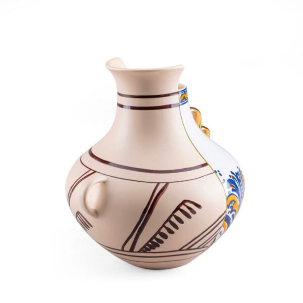 Vase hybride Nazka en porcelaine par CTRLZACK x Seletti 2