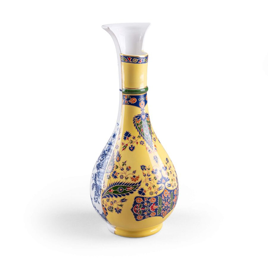 Vase hybride Chunar en porcelaine par CTRLZACK x Seletti Vase hybride Chunar en porcelaine par CTRLZACK x Seletti 3