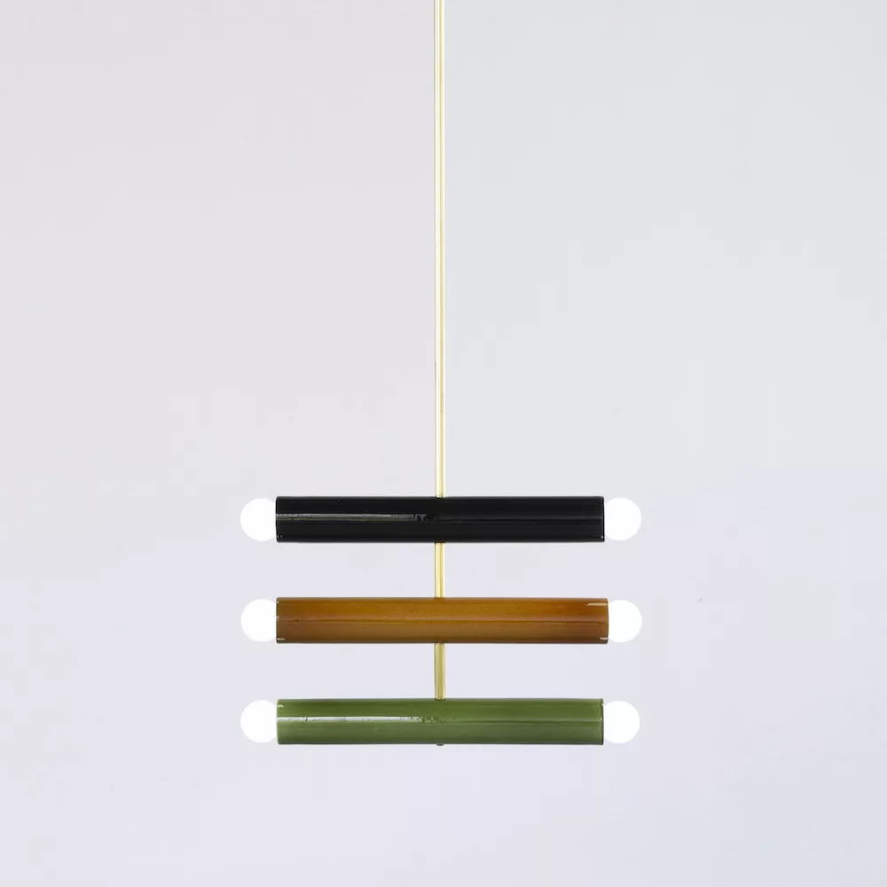 Suspension TRN light C4 en céramique et laiton par Magda Jurek