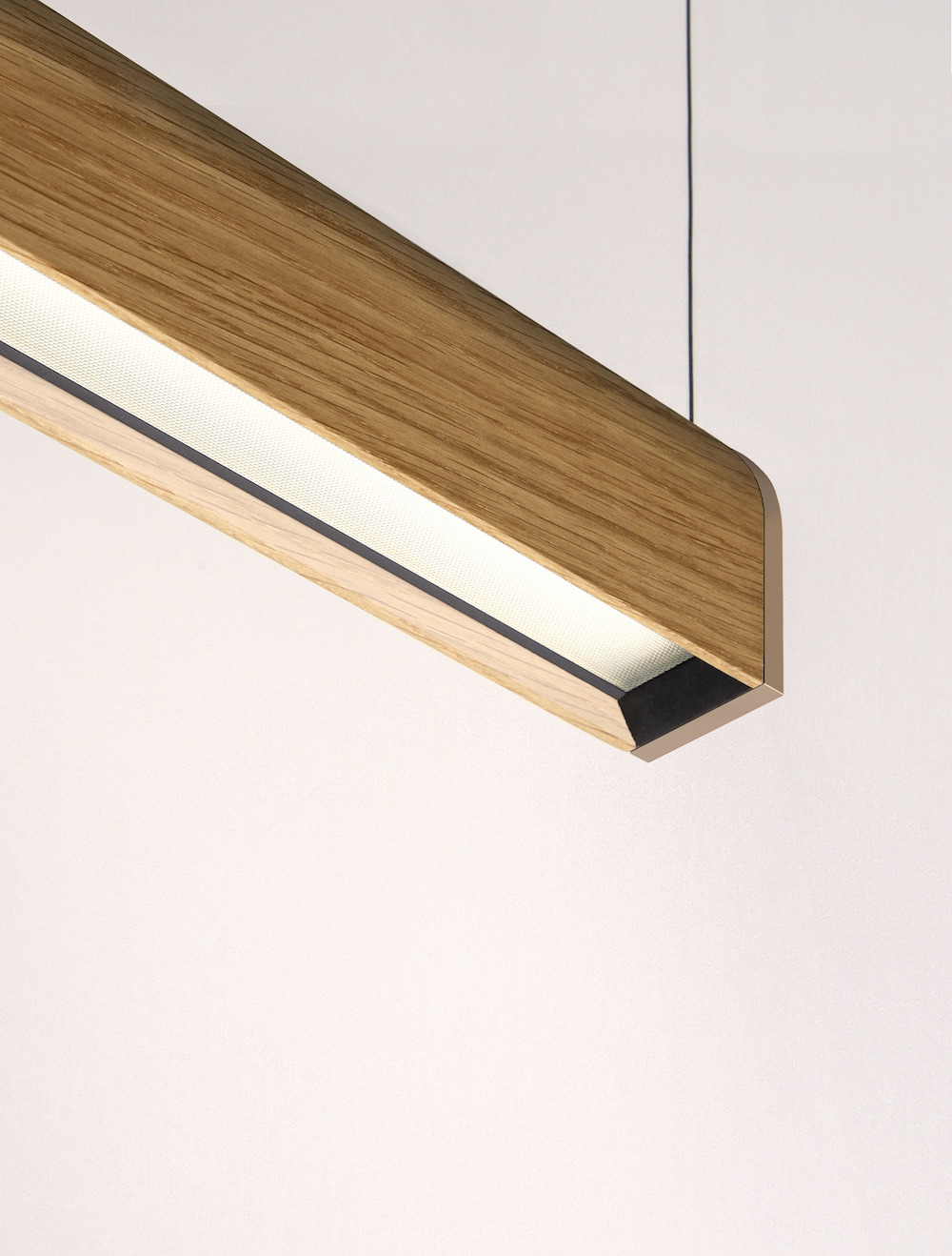 Suspension en bois Curve Led avec finition or 24K au design scandinave par Tunto Suspension en bois Curve Led avec finition or 24K au design scandinave par Tunto