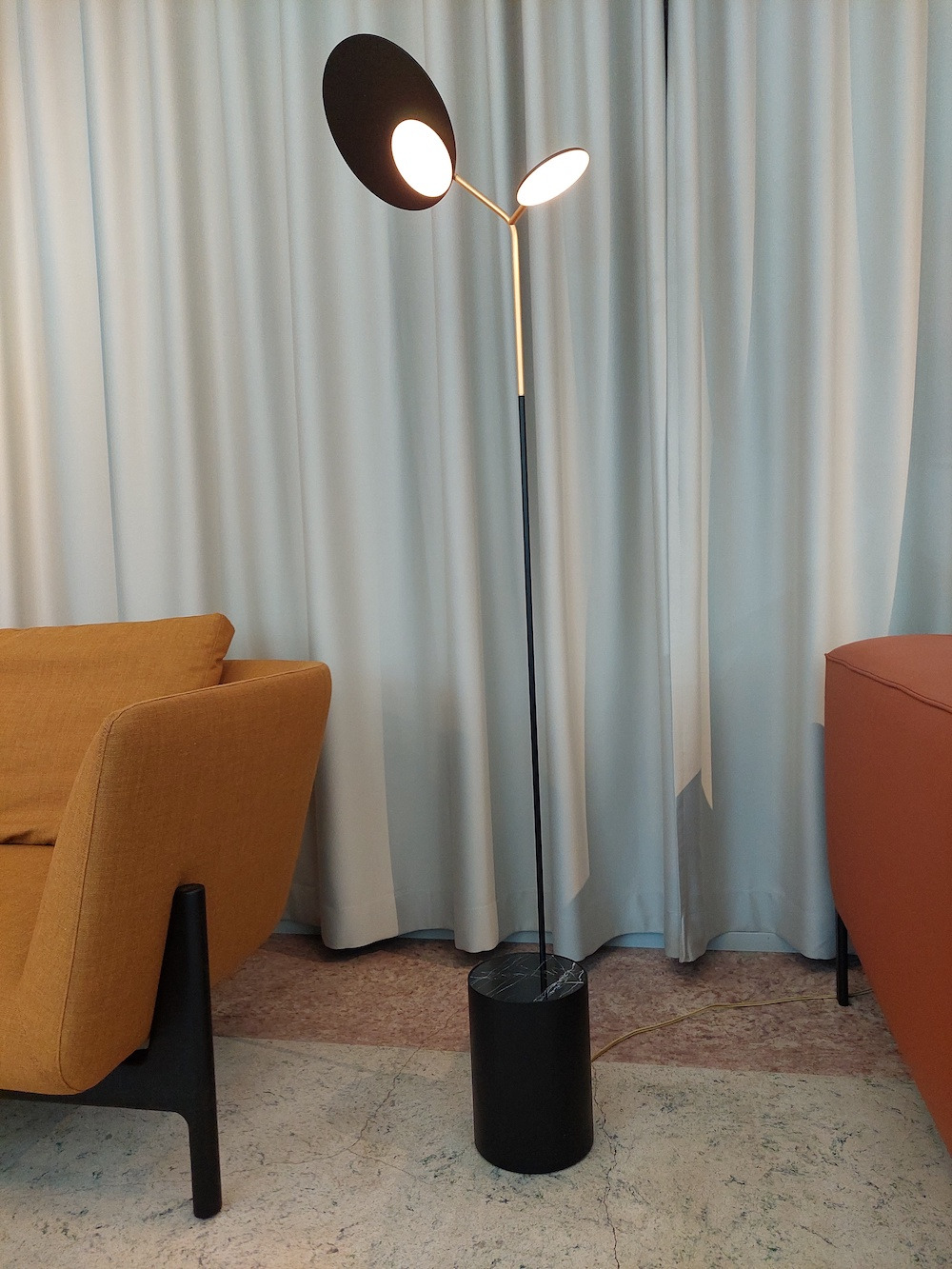 Lampadaire Ballon LED au design scandinave par Tunto
