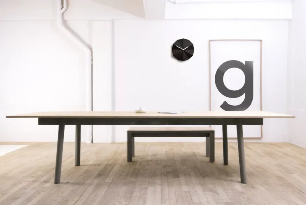 Horloge murale minimaliste Delta Clock noir