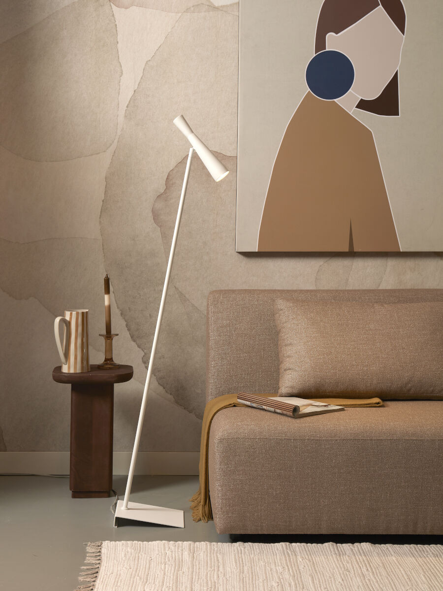 Lampadaire Bordeaux en métal au design contemporain par It's About Romi Lampadaire Bordeaux en métal au design contemporain par It's About Romi