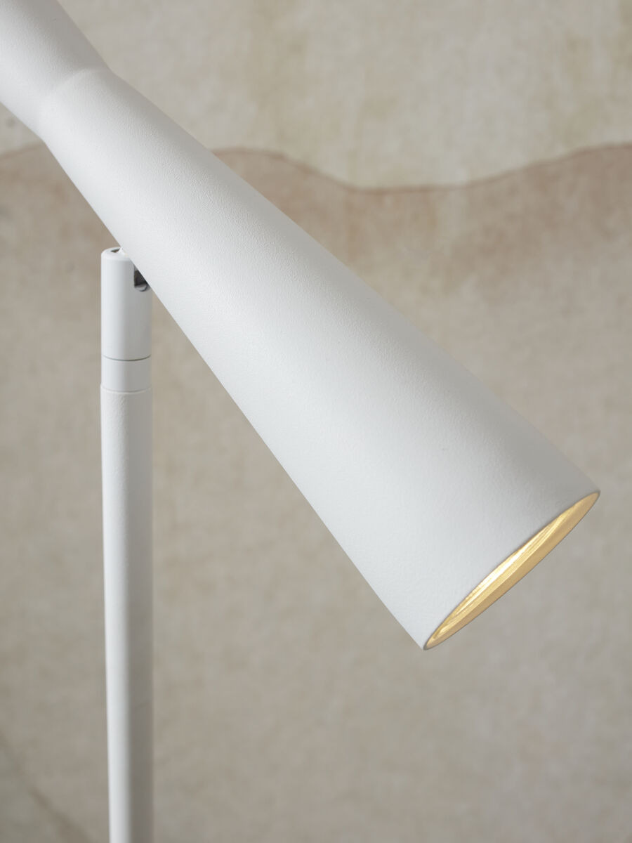 Lampadaire Bordeaux en métal au design contemporain par It's About Romi Lampadaire Bordeaux en métal au design contemporain par It's About Romi