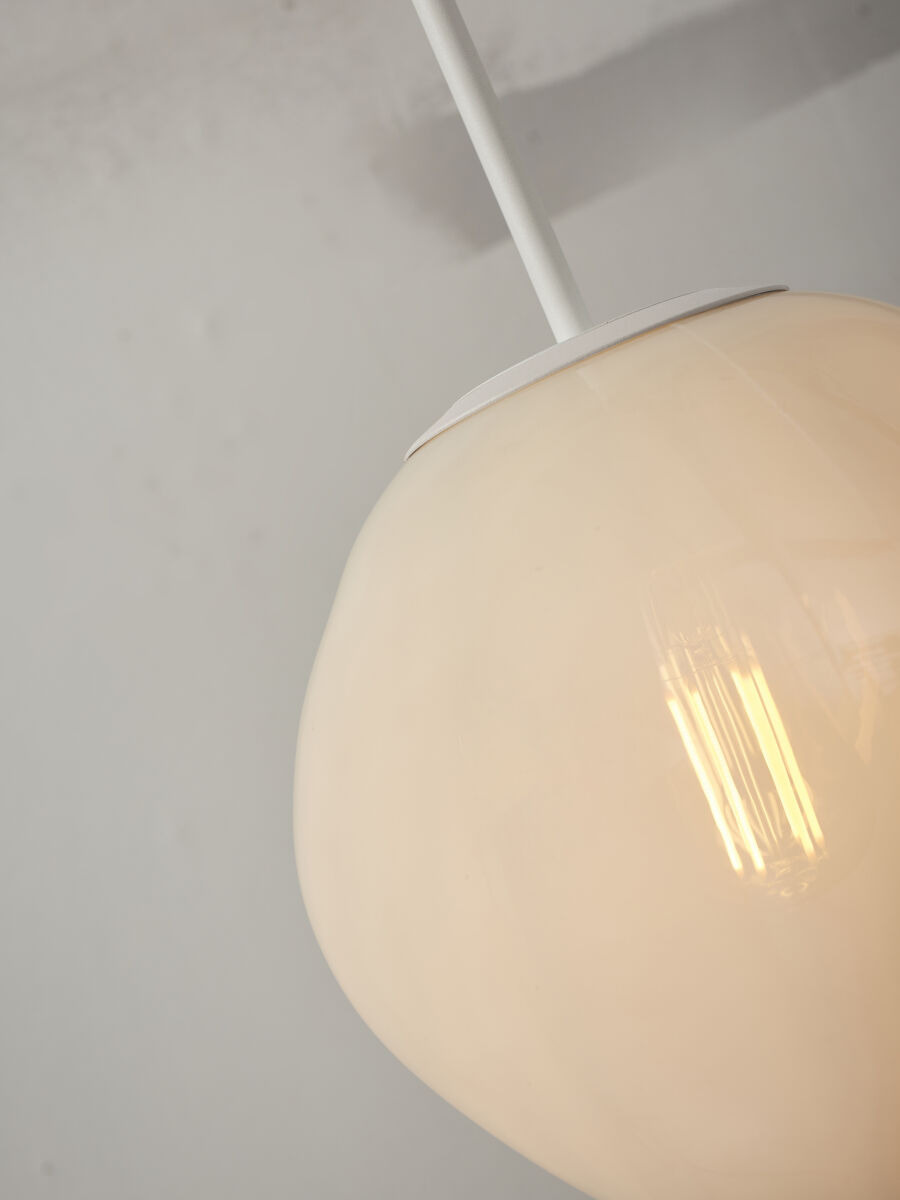 Suspension Helsinki en verre au design vintage par It's About Romi Suspension Helsinki en verre au design vintage par It's About Romi