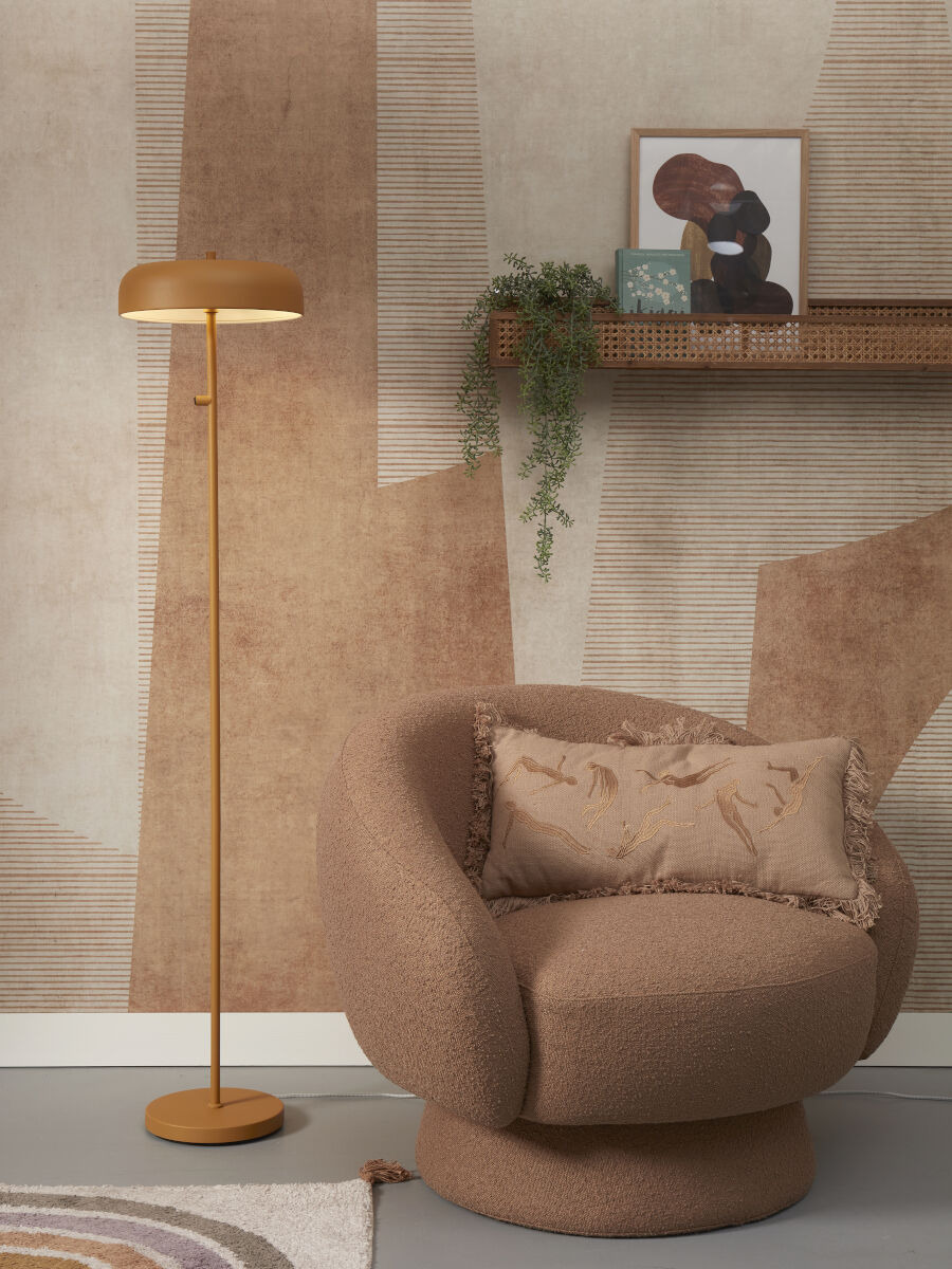 Lampadaire Porto en métal au design contemporain par It's About Romi