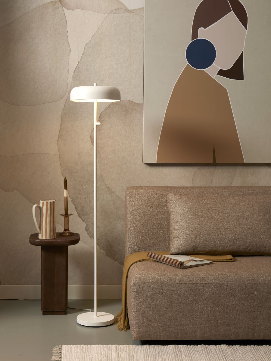 Lampadaire Porto en métal au design contemporain par It's About Romi
