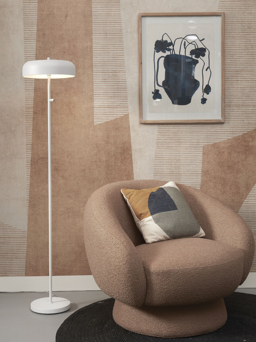 Lampadaire Porto en métal au design contemporain par It's About Romi