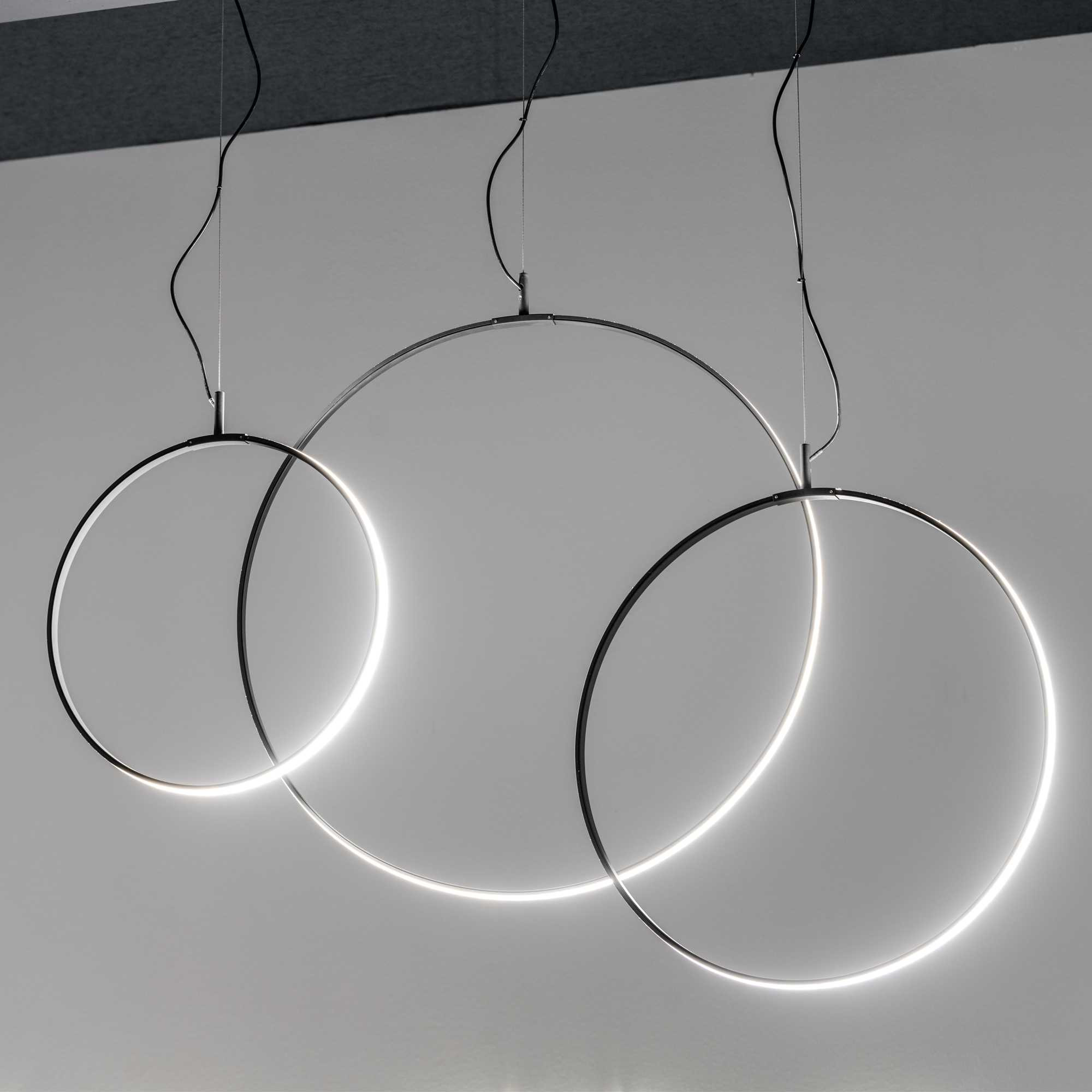 Suspension Circus en métal revêtues de poudre avec finition noire - Ideal Lux Suspension Circus en métal revêtues de poudre avec finition noire - Ideal Lux