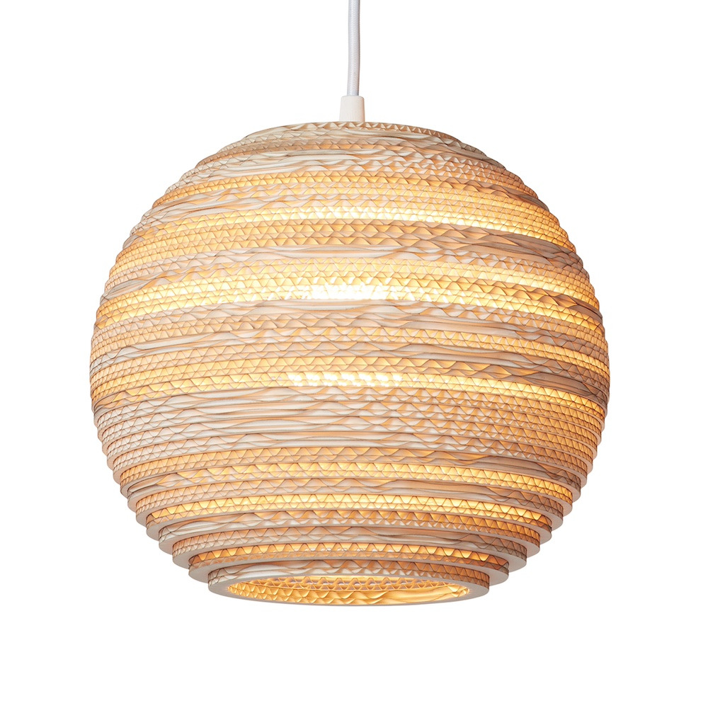 Suspension en carton recyclé Moon10 Scraplights ∅26 par Graypants Suspension en carton recyclé Moon10 Scraplights ∅26 par Graypants