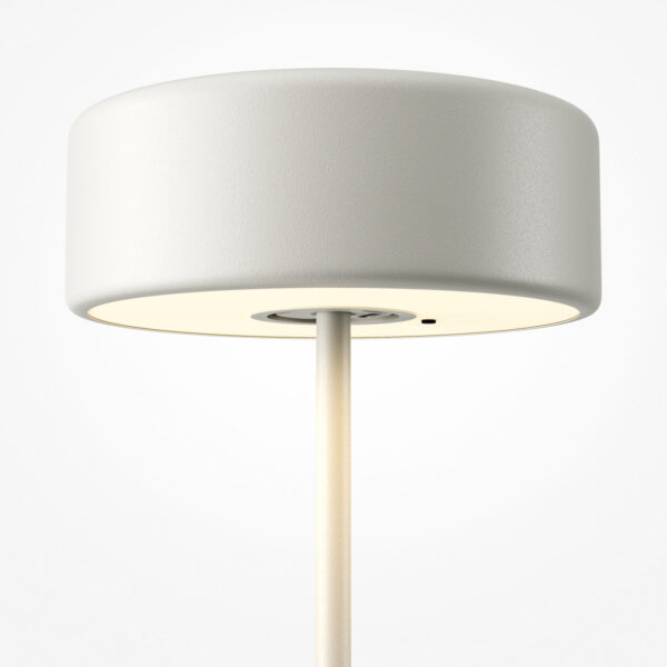 Lampe à poser AI Collaboration 2 en aluminium au design contemporain par Maytoni