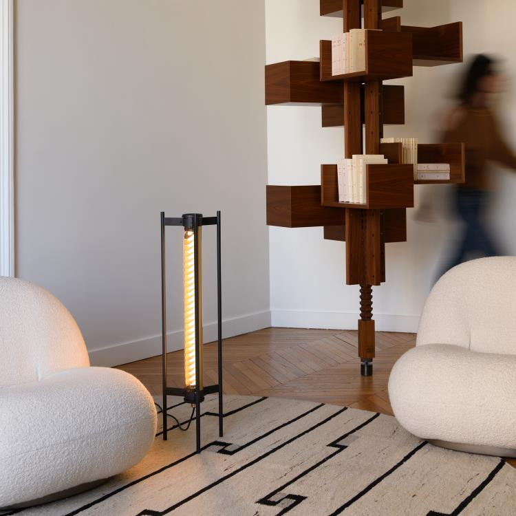 Lampadaire Elgar brass en métal au design industriel par Sammode