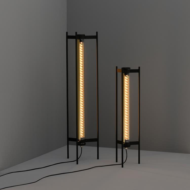 Lampadaire Elgar brass en métal au design industriel par Sammode Lampadaire Elgar brass en métal au design industriel par Sammode
