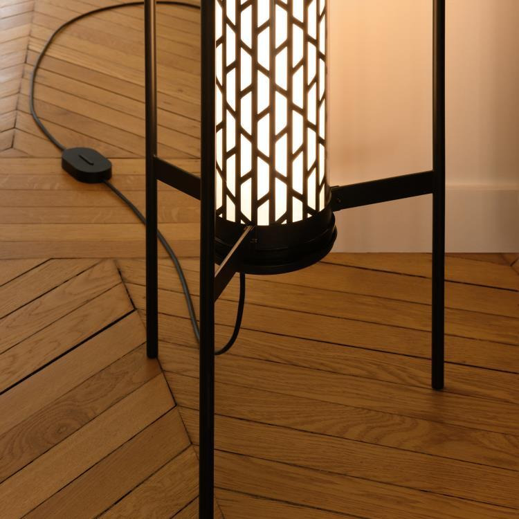 Lampadaire Belleville en métal au design industriel par Sammode Lampadaire Belleville en métal au design industriel par Sammode