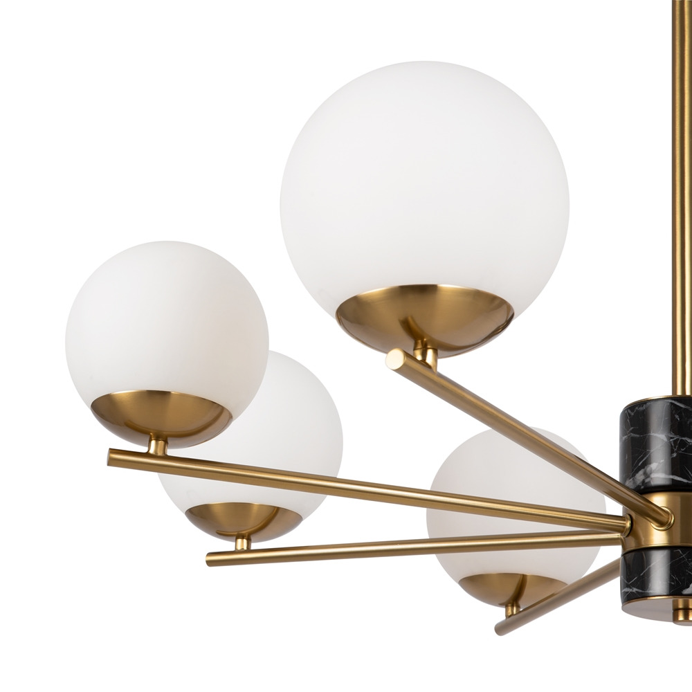 Suspension Marble avec base en métal et diffuseur en verre opaque au design contemporain par Maytoni Suspension Marble avec base en métal et diffuseur en verre opaque au design contemporain par Maytoni