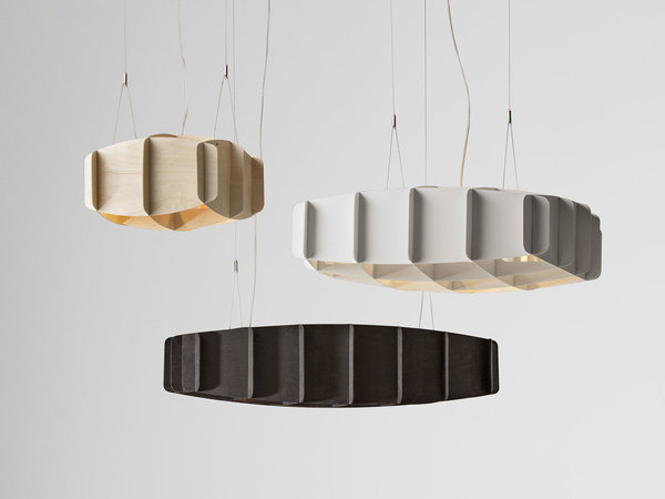 Suspension Ristikko avec base en métal et abat-jour en contreplaqué de bouleau au design contemporain par Pilke Lights Suspension Ristikko avec base en métal et abat-jour en contreplaqué de bouleau au design contemporain par Pilke Lights