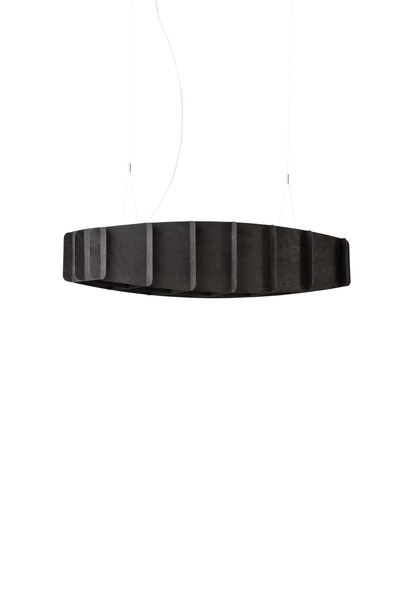 Suspension Ristikko avec base en métal et abat-jour en contreplaqué de bouleau au design contemporain par Pilke Lights Suspension Ristikko avec base en métal et abat-jour en contreplaqué de bouleau au design contemporain par Pilke Lights