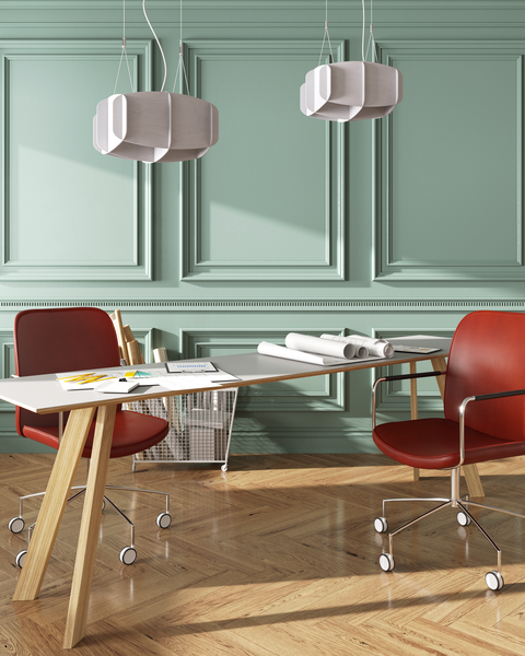 Suspension Ristikko avec base en métal et abat-jour en contreplaqué de bouleau au design contemporain par Pilke Lights Suspension Ristikko avec base en métal et abat-jour en contreplaqué de bouleau au design contemporain par Pilke Lights