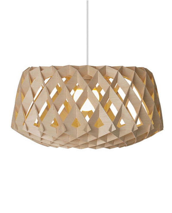 Suspension Signature Ronde avec base en métal et abat-jour en contreplaqué de bouleau au design contemporain par Pilke Lights Suspension Signature Ronde avec base en métal et abat-jour en contreplaqué de bouleau au design contemporain par Pilke Lights