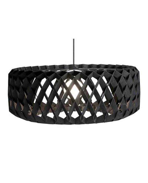 Suspension Signature Ronde avec base en métal et abat-jour en contreplaqué de bouleau au design contemporain par Pilke Lights Suspension Signature Ronde avec base en métal et abat-jour en contreplaqué de bouleau au design contemporain par Pilke Lights