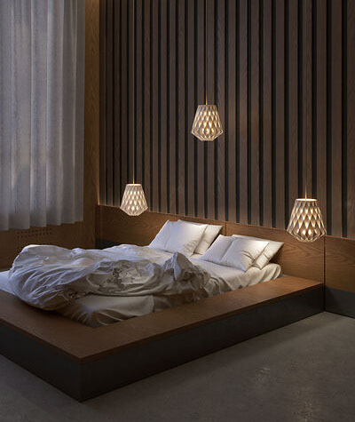 Suspension Signature évasée avec base en métal et abat-jour en contreplaqué de bouleau au design contemporain par Pilke Lights Suspension Signature évasée avec base en métal et abat-jour en contreplaqué de bouleau au design contemporain par Pilke Lights