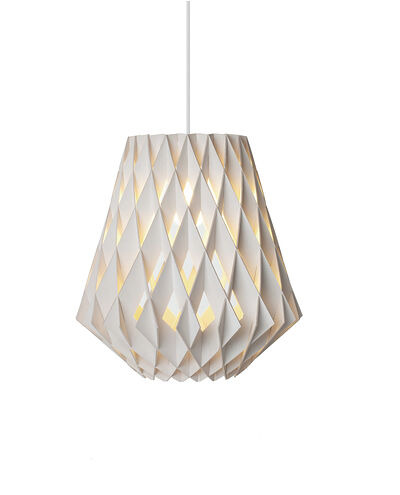 Suspension Signature évasée avec base en métal et abat-jour en contreplaqué de bouleau au design contemporain par Pilke Lights Suspension Signature évasée avec base en métal et abat-jour en contreplaqué de bouleau au design contemporain par Pilke Lights
