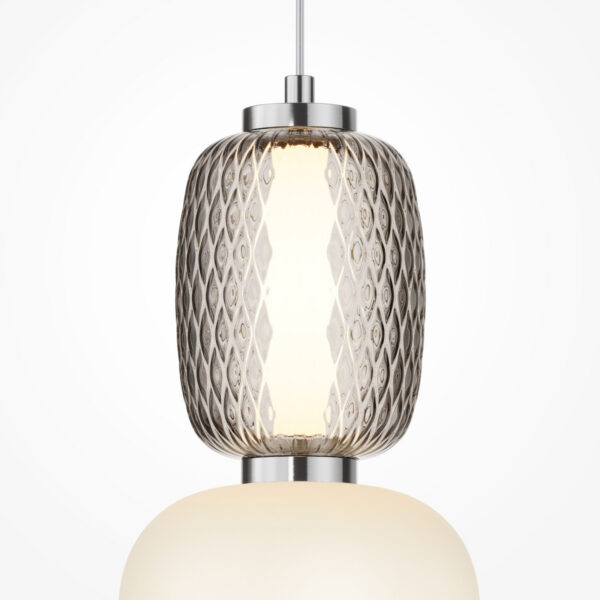 Applique Pattern armature en métal avec diffuseur en verre blanc transparent au design contemporain par Maytoni