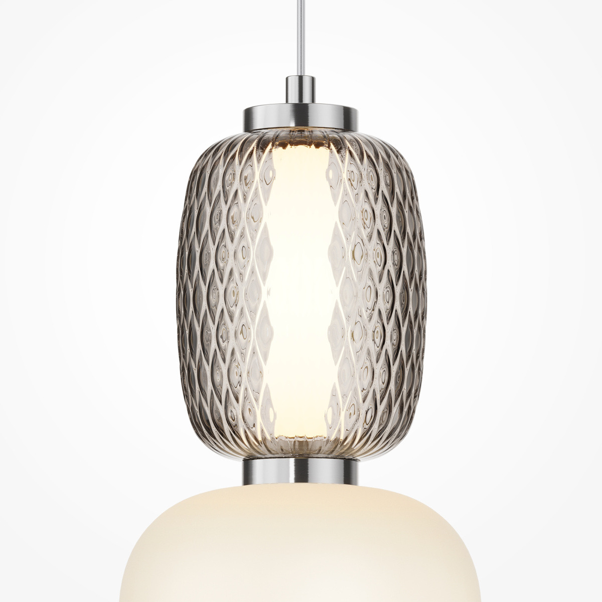 Applique Pattern armature en métal avec diffuseur en verre blanc transparent au design contemporain par Maytoni
