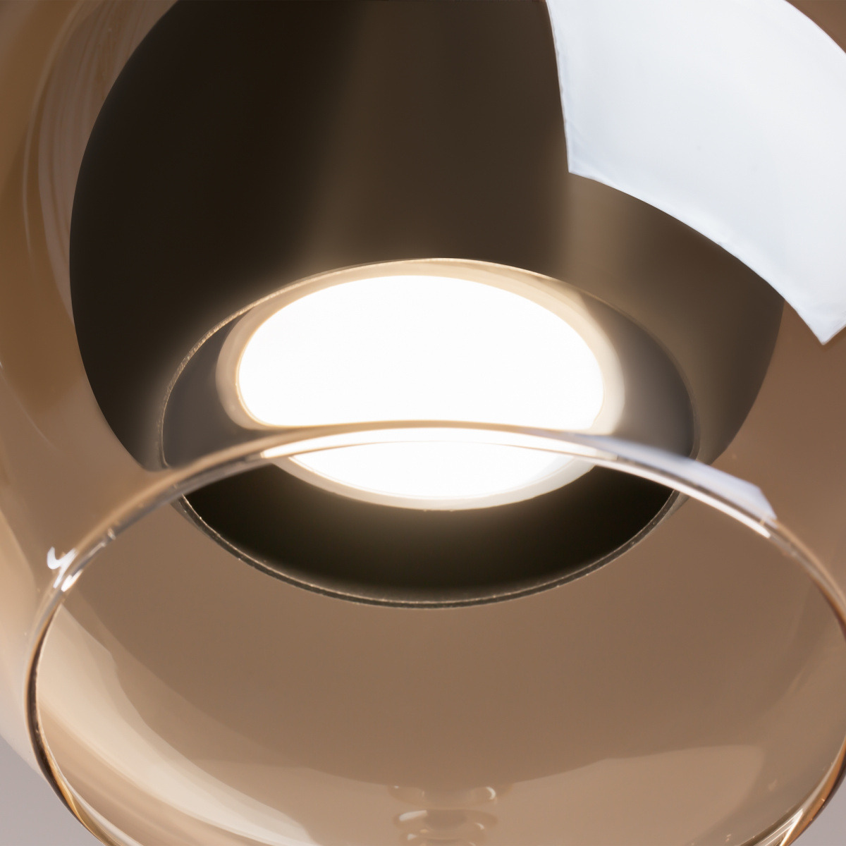 Suspension Ros base en métal et abat-jour en verre au design contemporain par Maytoni Suspension Ros base en métal et abat-jour en verre au design contemporain par Maytoni