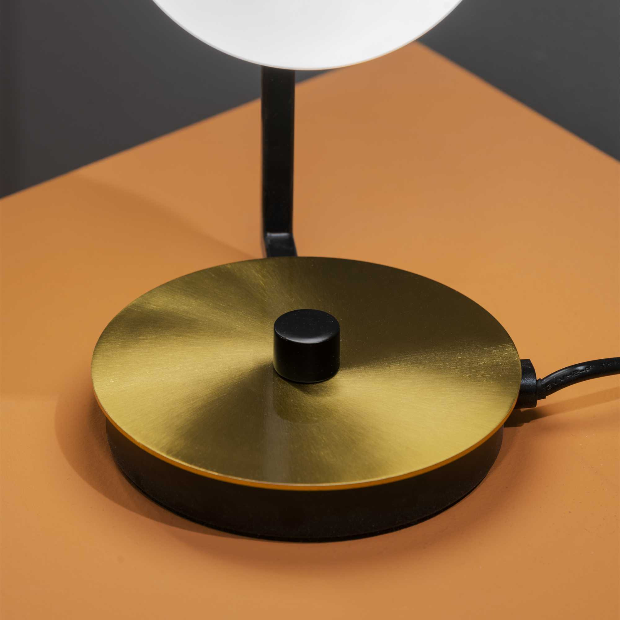 Lampe à poser Birds en métal et verre soufflé au design contemporain - Ideal Lux Lampe à poser Birds en métal et verre soufflé au design contemporain - Ideal Lux