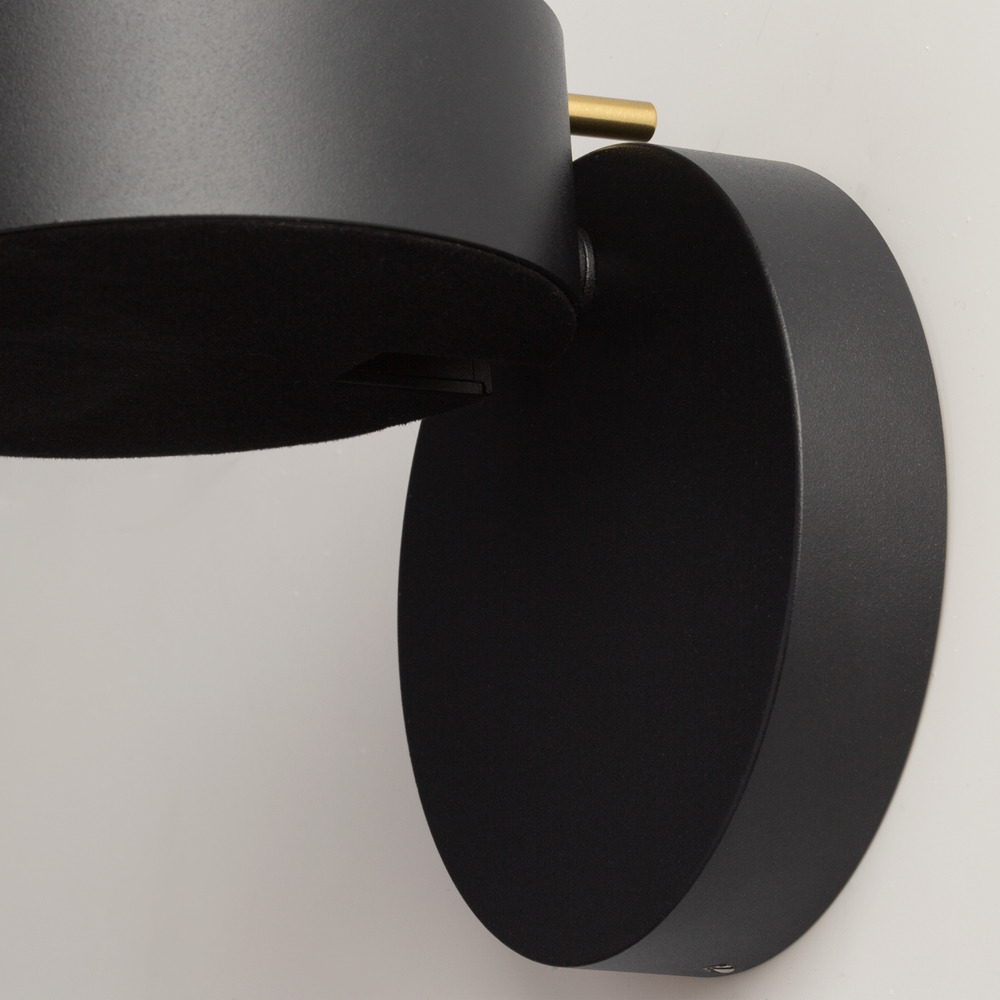 Applique Nuance en aluminium avec tige métallique au design contemporain par Maytoni