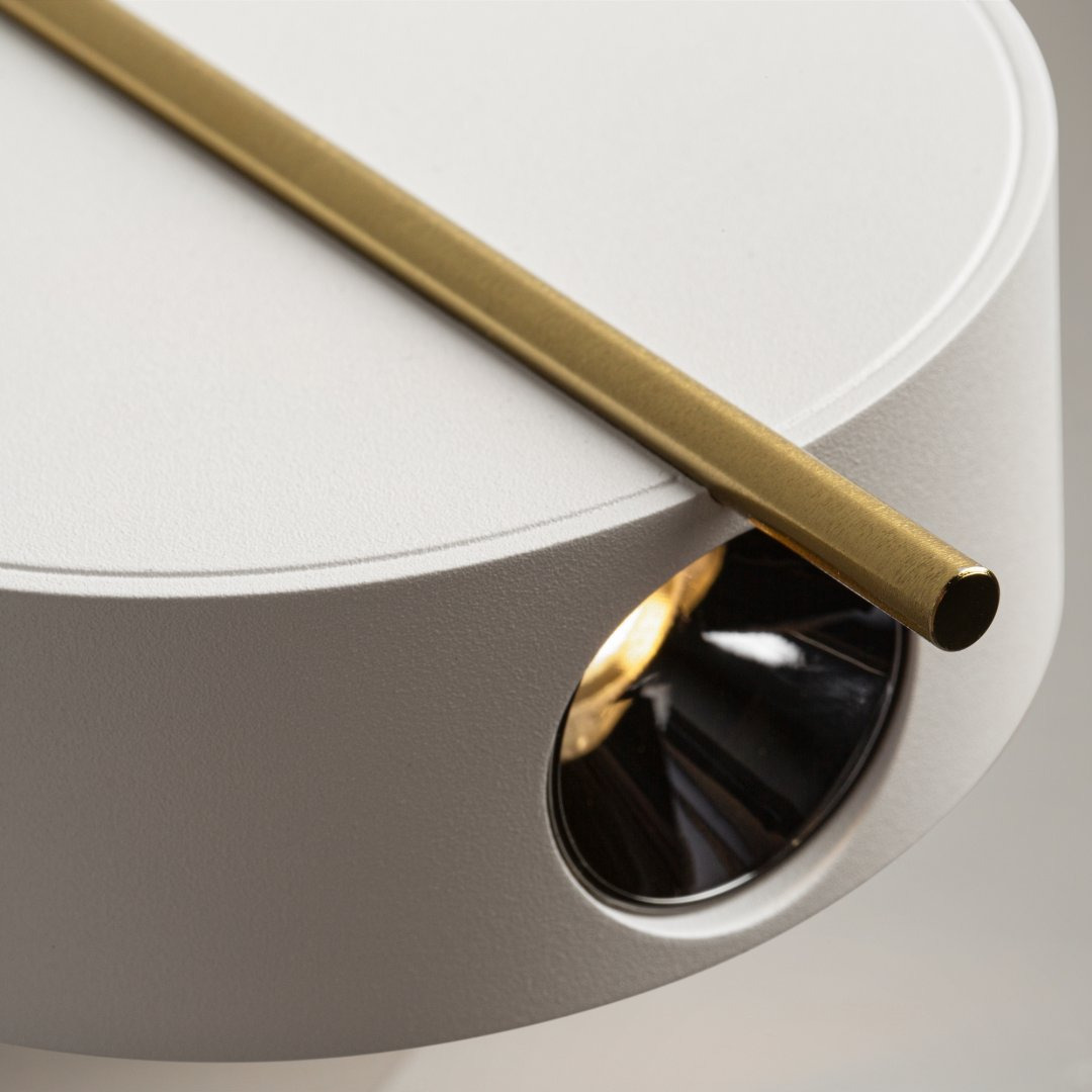 Applique Nuance en aluminium avec tige métallique au design contemporain par Maytoni