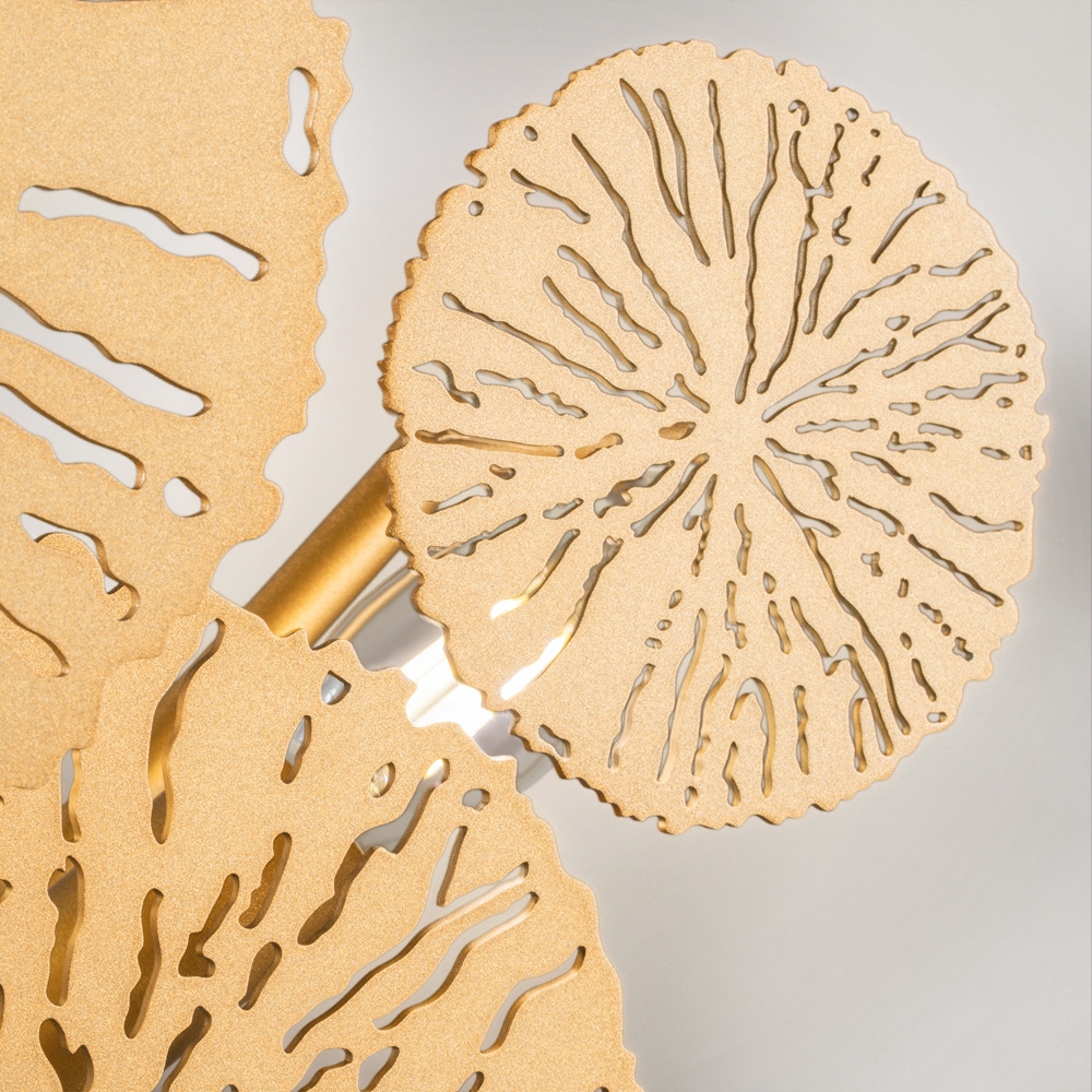 Applique Lovetann armature en métal laiton mat avec décor de disques ajourés au design contemporain par Maytoni Applique Lovetann armature en métal laiton mat avec décor de disques ajourés au design contemporain par Maytoni