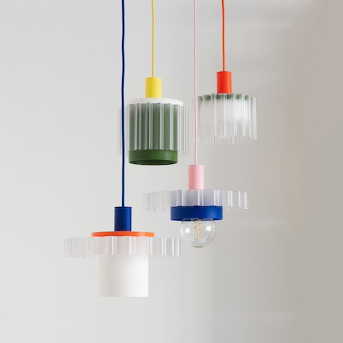 Suspension Gigi n°2 en matériaux recyclés par Warren & Laetitia Suspension Gigi n°2 en matériaux recyclés par Warren & Laetitia