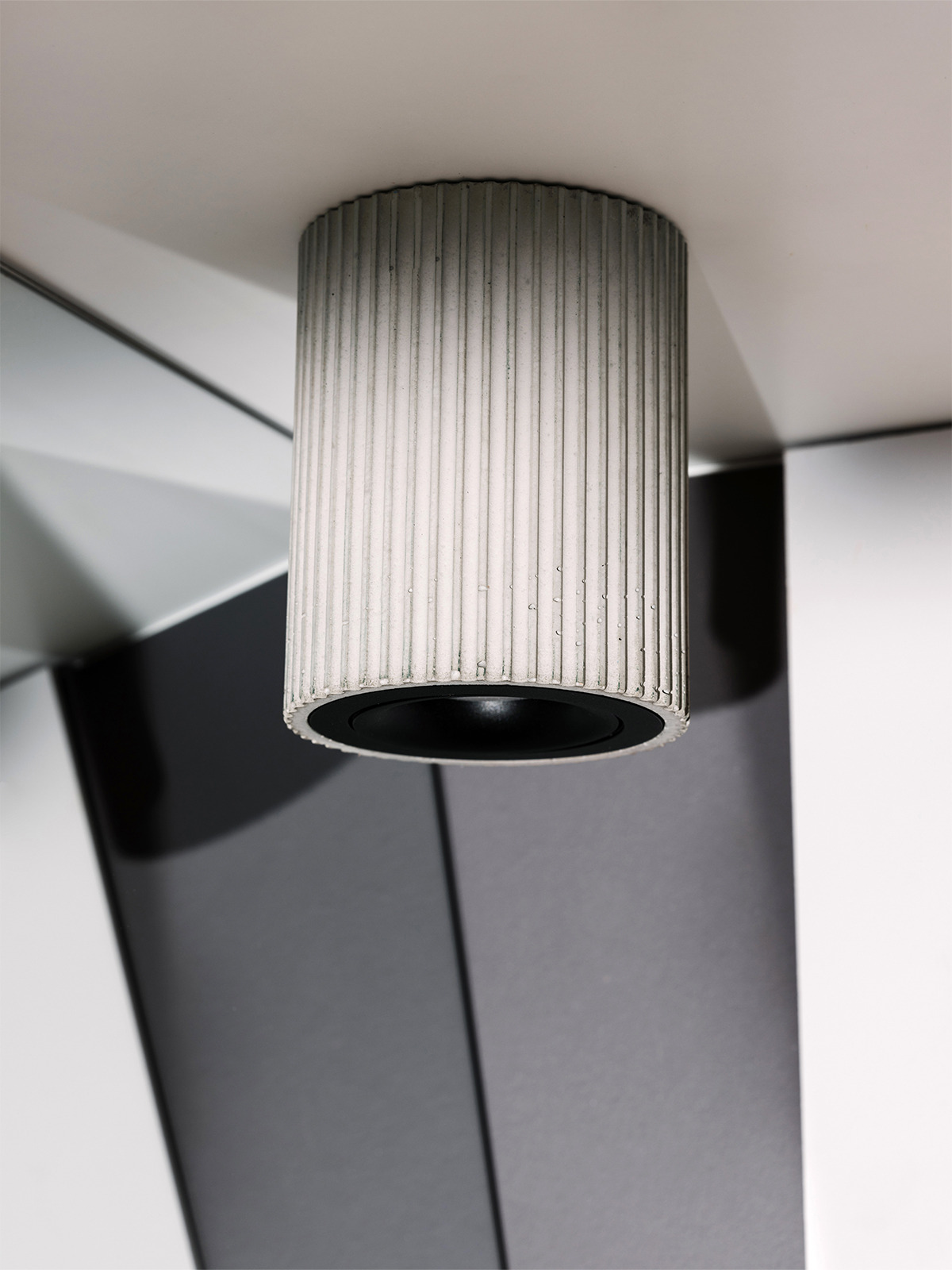 Plafonnier S2 en béton par Stefan Gant x Gant Lights Plafonnier S2 en béton par Stefan Gant x Gant Lights