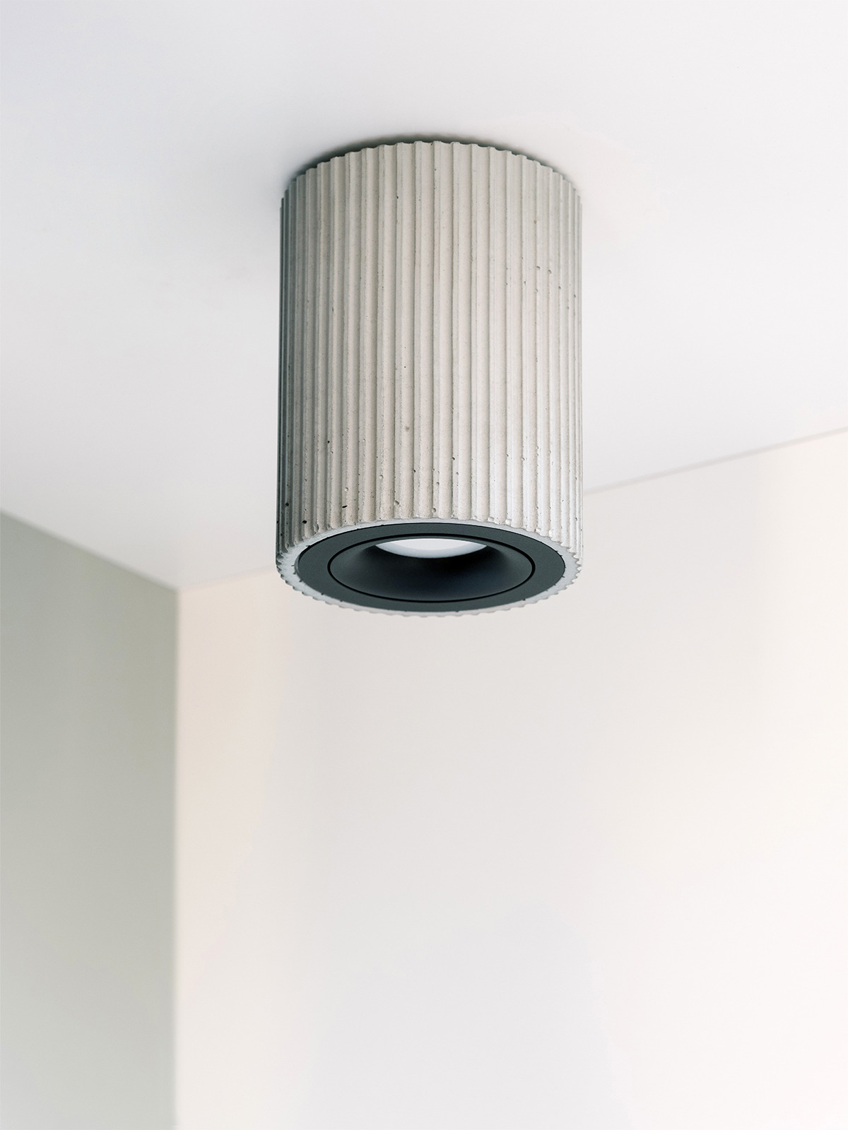Plafonnier S2 en béton par Stefan Gant x Gant Lights Plafonnier S2 en béton par Stefan Gant x Gant Lights