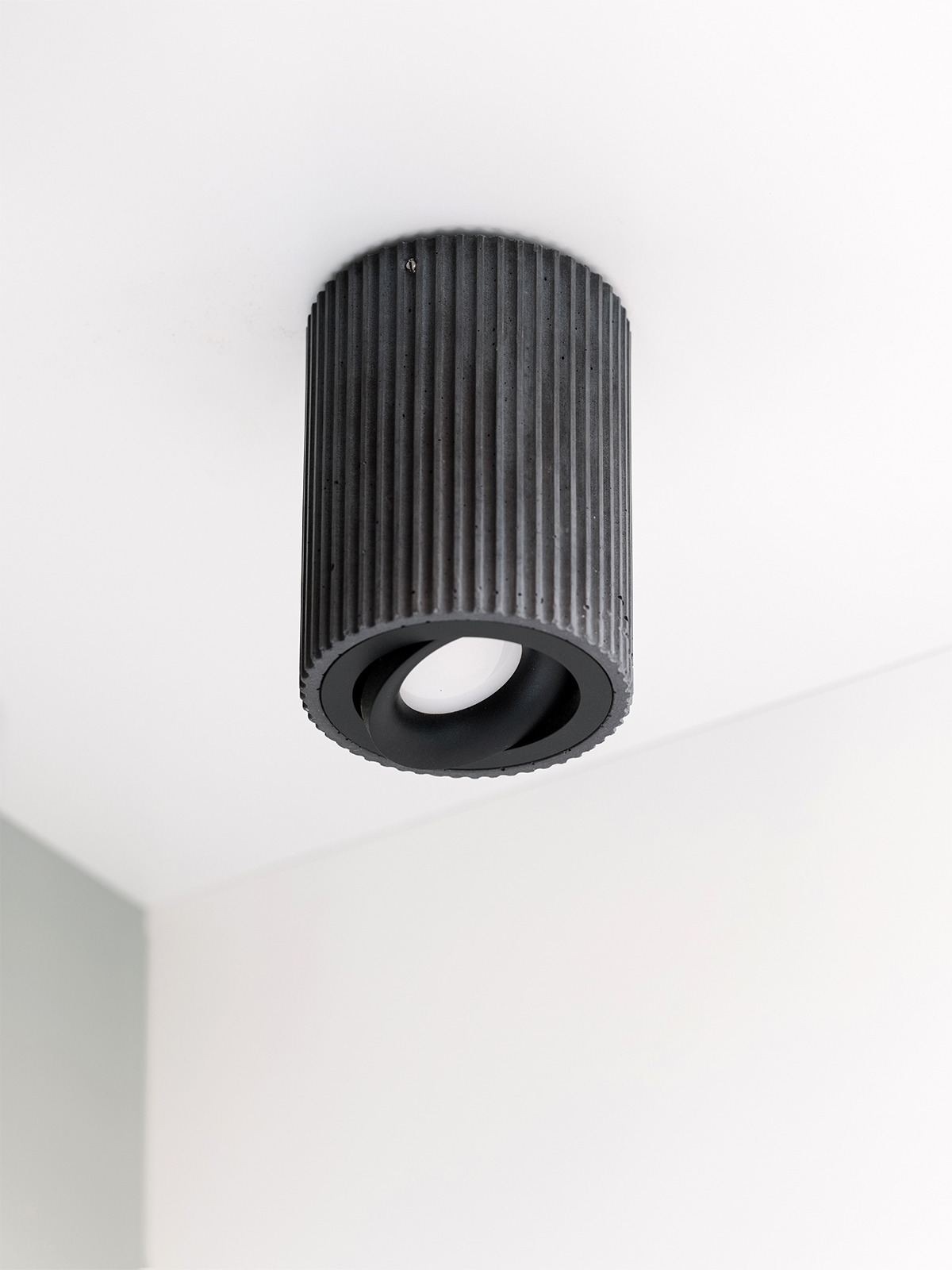 Plafonnier S2 en béton par Stefan Gant x Gant Lights Plafonnier S2 en béton par Stefan Gant x Gant Lights