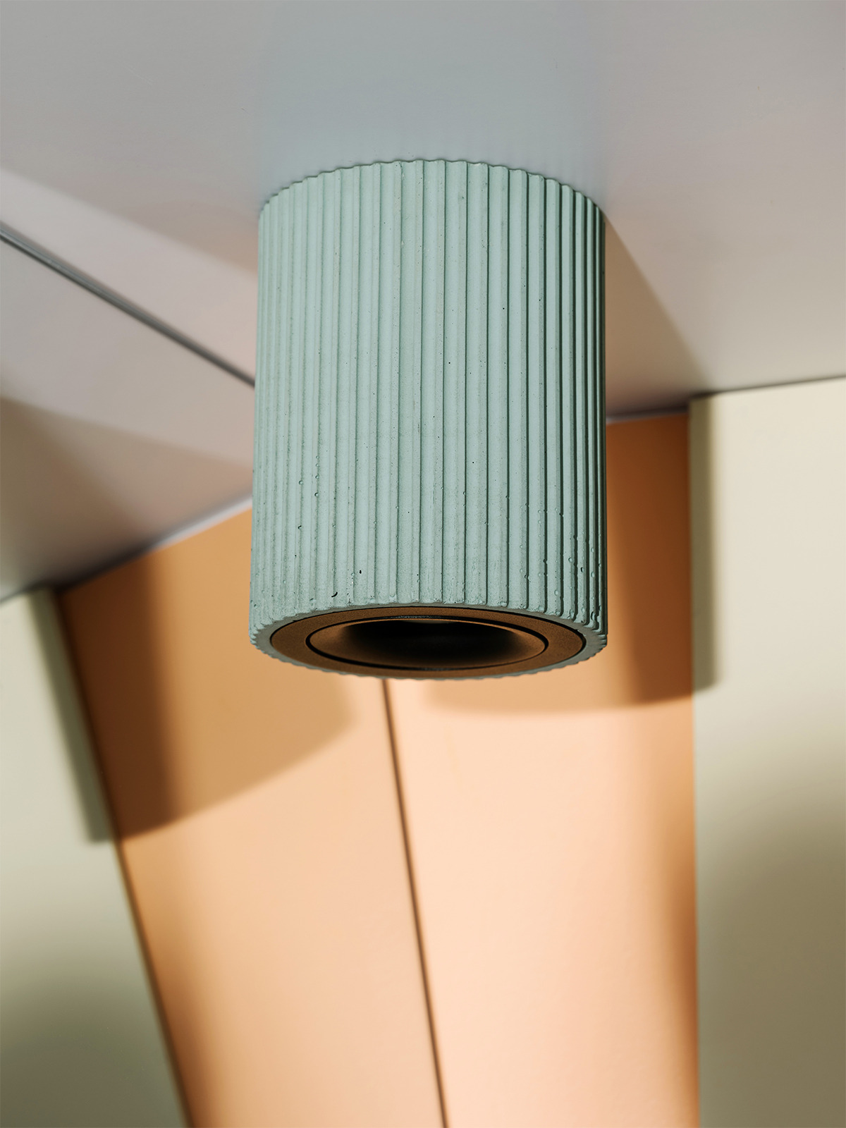 Plafonnier S2 en béton par Stefan Gant x Gant Lights Plafonnier S2 en béton par Stefan Gant x Gant Lights