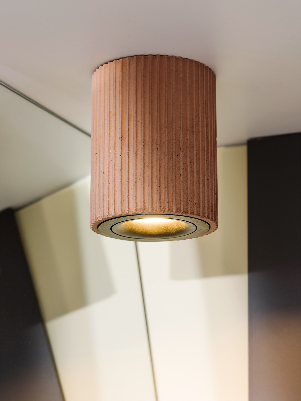Plafonnier S2 en béton par Stefan Gant x Gant Lights Plafonnier S2 en béton par Stefan Gant x Gant Lights