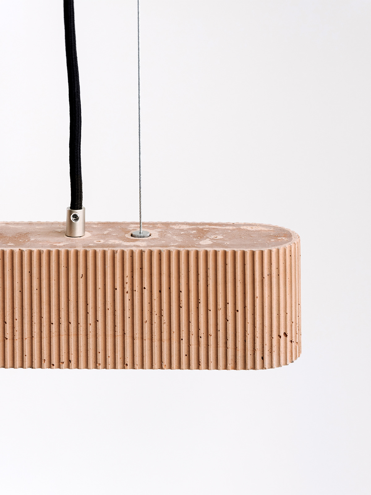 Suspension S4 en béton par Stefan Gant x Gant Lights Suspension S4 en béton par Stefan Gant x Gant Lights