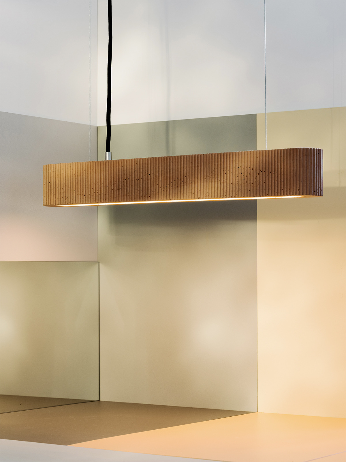 Suspension S4 en béton par Stefan Gant x Gant Lights Suspension S4 en béton par Stefan Gant x Gant Lights